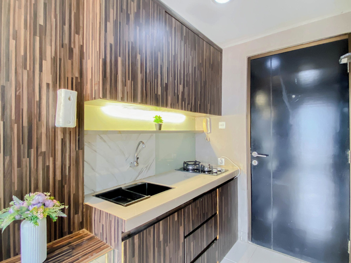 Private kitchen 4, 2 Pax Serene Studio At Tamansari Sudirman Apartment, Jakarta Selatan