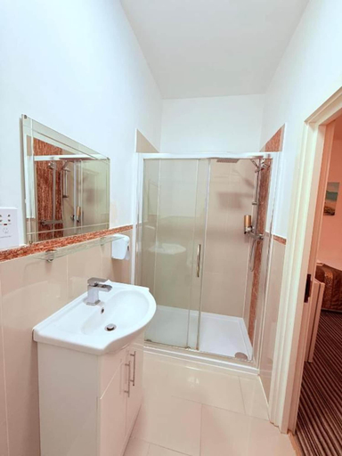 Bathroom 4, RBS Hotel, Rochester, Medway