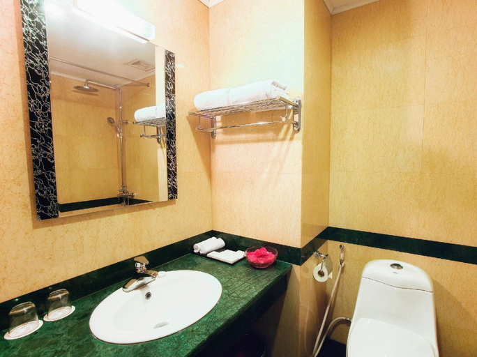 Bathroom 2, EDEN HOTEL HÀ NỘI, Hai Bà Trưng