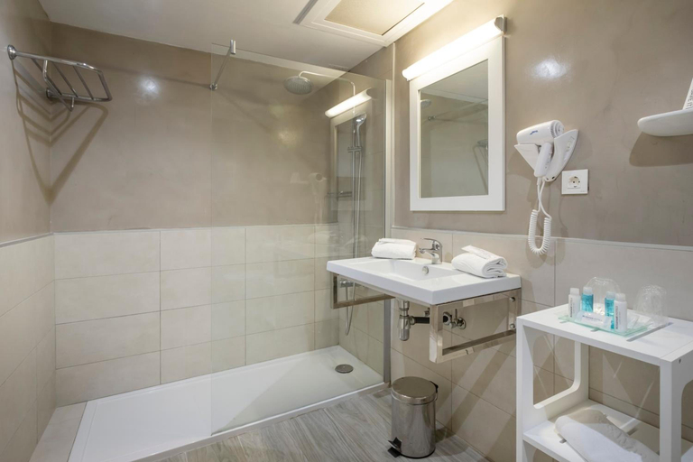 Bathroom 4, Rosamar Maxim, Girona