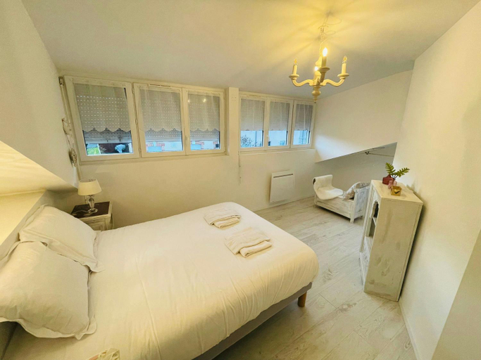 Bedroom 3, Magnifique Maison d'artiste | La Maison Aerts, Marne
