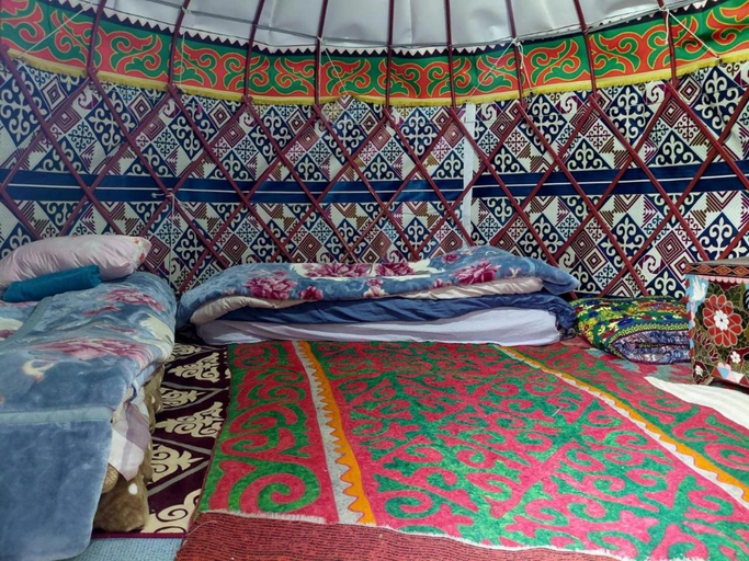 Bedroom, Eagle's Nest, Ak-Suu