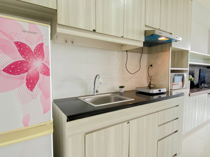 Private kitchen 3, Cozy And Roomy Studio Space At Apartment Azalea Suites, Cikarang