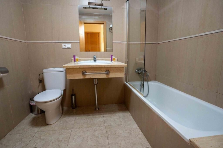 Bathroom 4, HOTEL SIERRA DE HUESA, Jaén