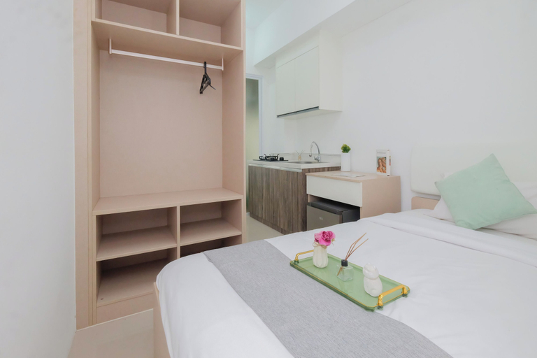 Room 5, Homey And Minimalist Studio Room At Apartment Vittoria Residence, Jakarta Barat