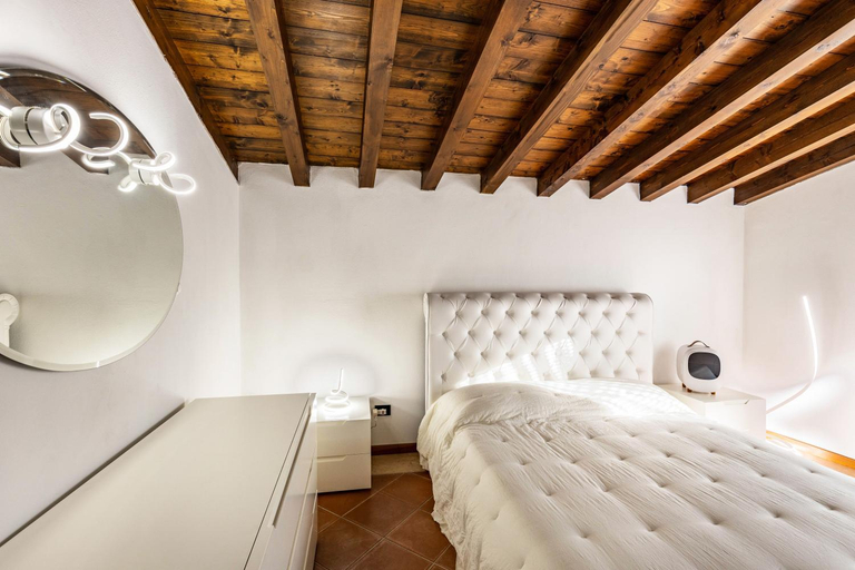 Bedroom 2, L'antica Lugana front lake, Brescia