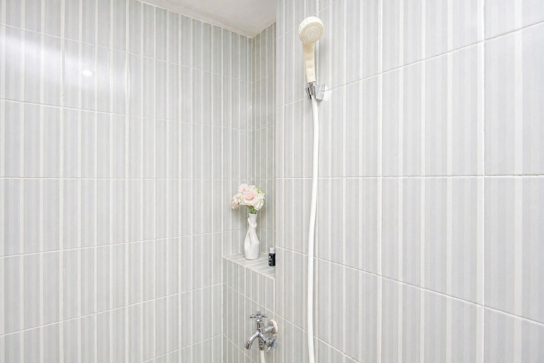 Bathroom 4, Affordable 2Br Apartment At Cinere Resort, Depok