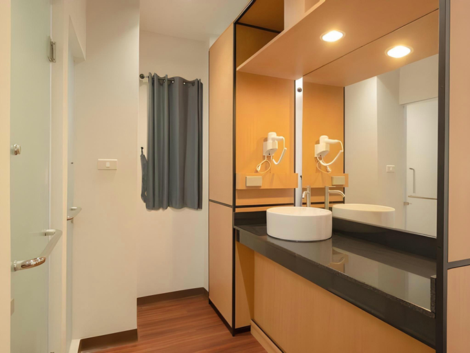 Bathroom, Watergate City, Ratchathewi