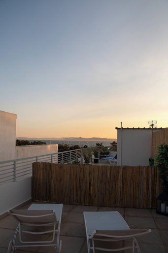 Terrace/patio 5, Riviera Escape Suites, Attica