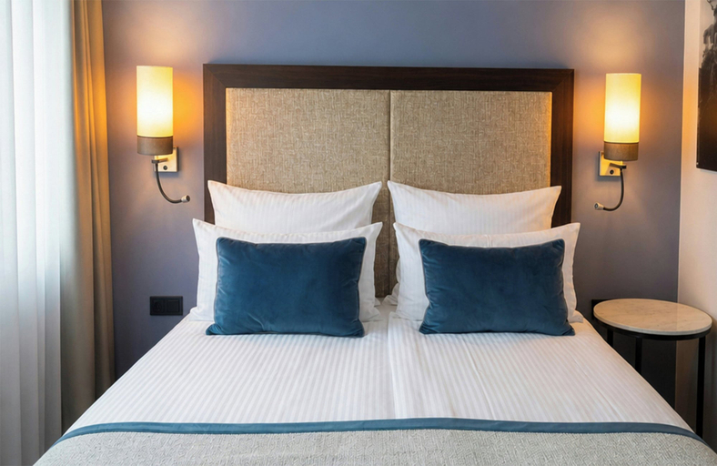 Bedroom 3, Leonardo Hotel Berlin, Berlin