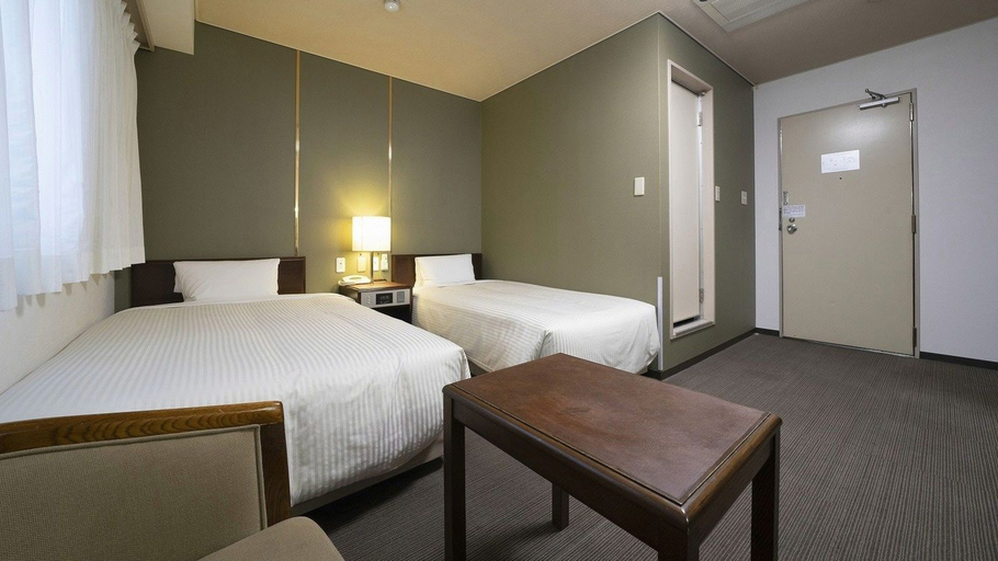 Bedroom 2, Nawa Plaza Hotel, Tōkai
