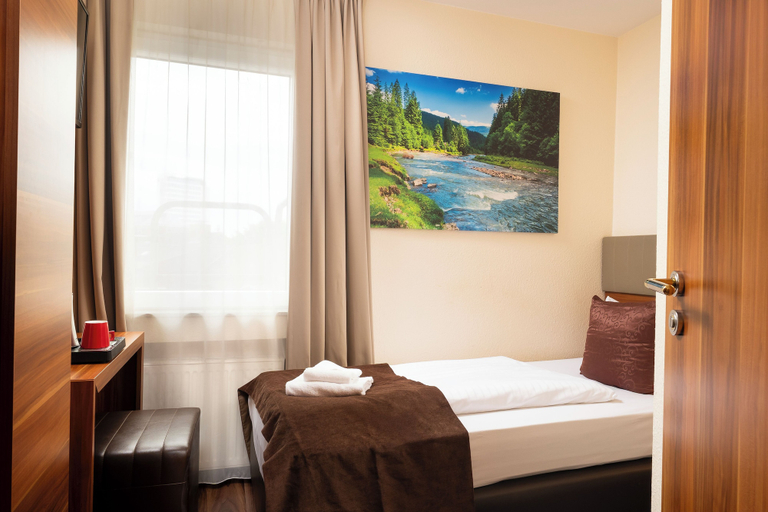 Bedroom 3, Hotel Frankfurt Messe, Frankfurt am Main