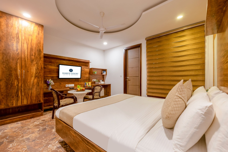Room 3, Haris Court Hotels & Banquets DLF Phase3, Gurgaon