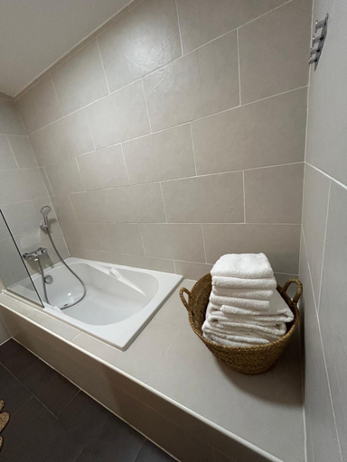 Bathroom 4, Bastide le Petit Clos - les 2 Gites, Pyrénées-Orientales