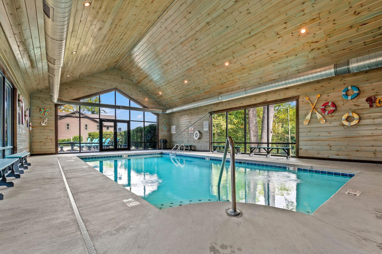 Sport & Beauty 5, The Great Dogwood Manor, Sevier