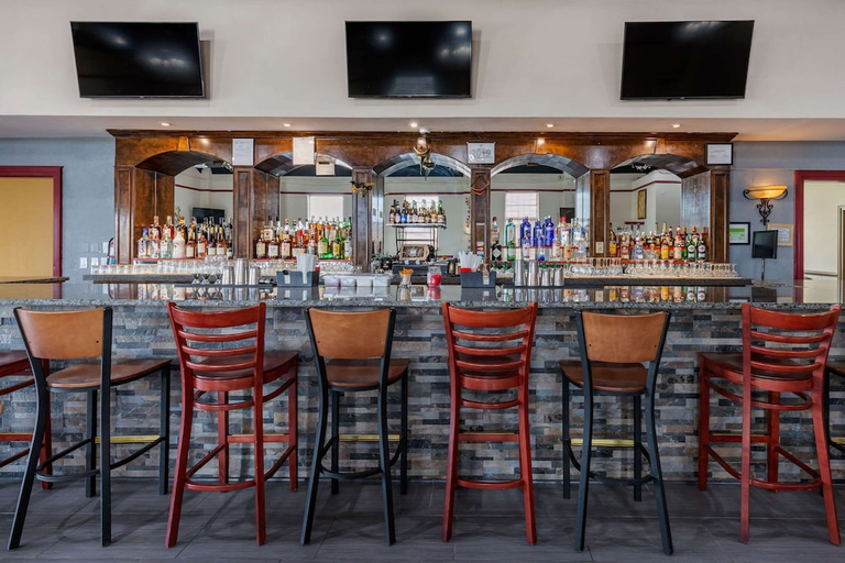 Food & Drinks 4, Clarion Inn Falls Church-Arlington, Fairfax