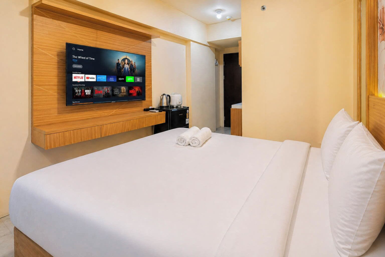Room 4, Comfortable Good Vibes Studio Room At Suncity Residence Apartment, Sidoarjo