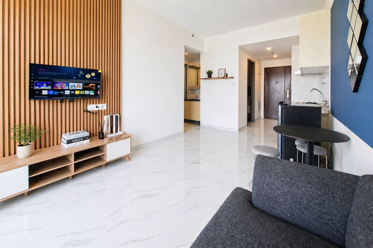 Living room 5, Comfortable 2Br Apartment With Good Design At Sky House Bsd, Tangerang Selatan