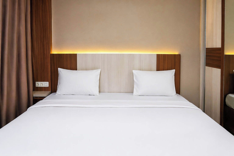 Interior 5, 2 Pax Comfy Studio At Tamansari Skylounge Makassar Apartment, Makassar