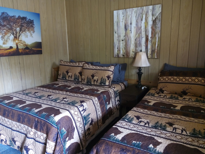 Bedroom 2, Rest Stop 6 Inn, Warren