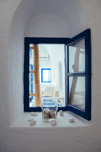 2, Blu Bianco Cave House, South Aegean