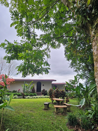 Exterior & Views 2, Yellow Tree Suites, San Carlos