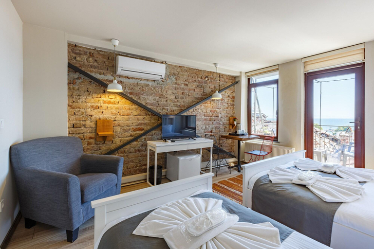 Bedroom 3, Miro Mansion, Fatih