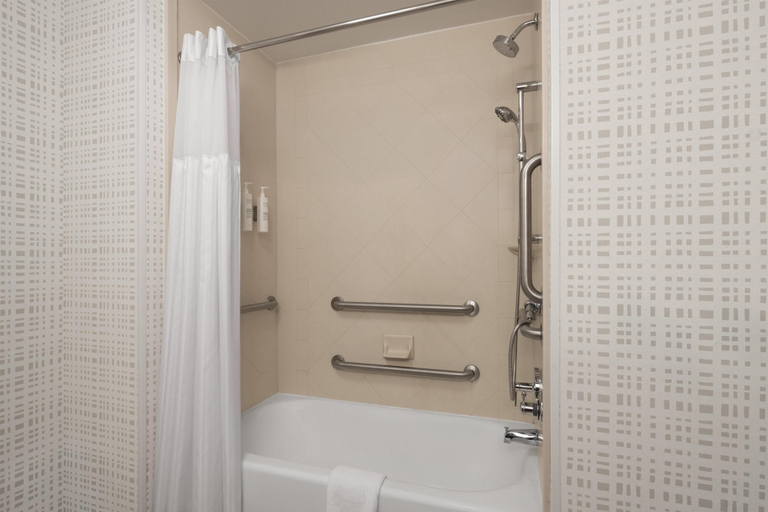 Bathroom 4, Hampton Inn & Suites Chadds Ford, Delaware