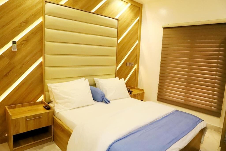 Room 5, Mind Your Business Villa, Karu