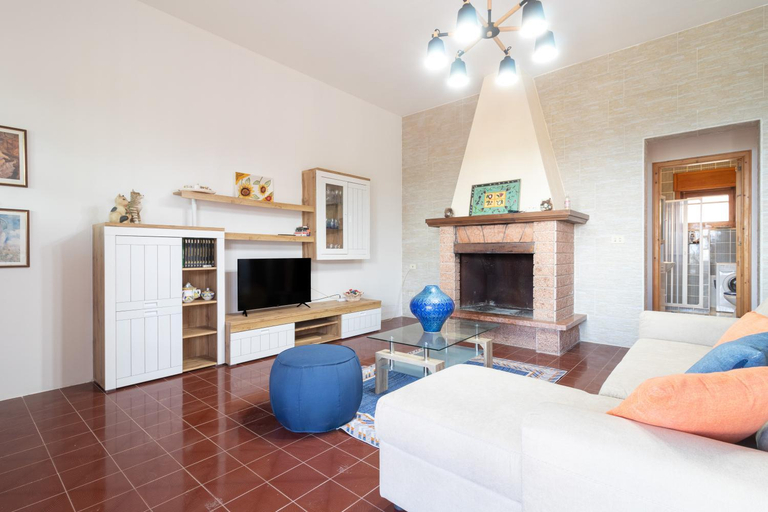 Exterior view 5, Villa Serra, Lecce