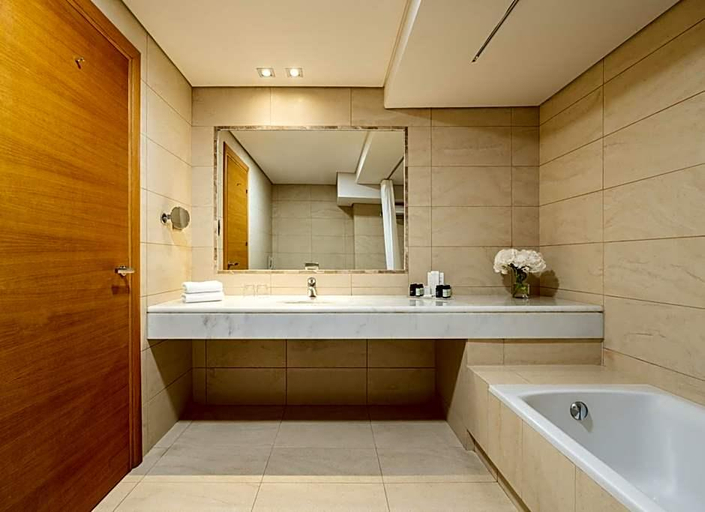 Bathroom 4, Plaza Resort, Attica