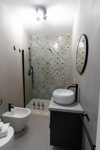 Bathroom 2, Apartment Facing the Sea Parking Beach, Fermo
