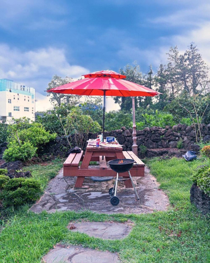 Others 5, Oasis Pension, Seogwipo