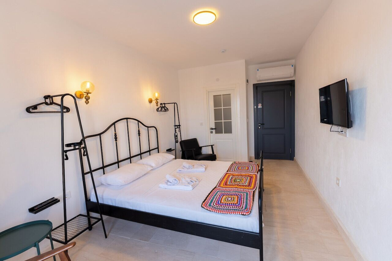 Room 3, Shire Küçükköy, Ayvalık