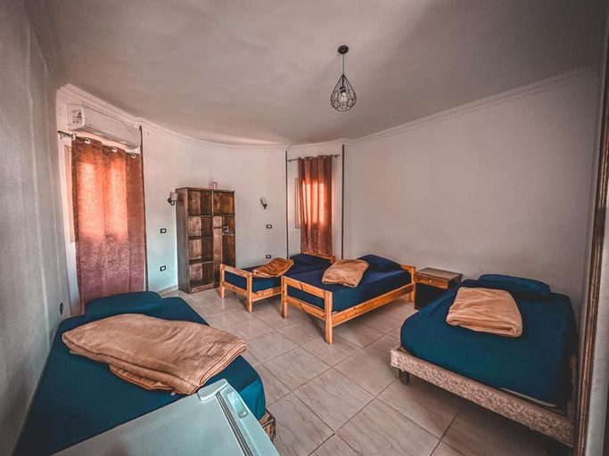 Bedroom 3, Seven Heaven Hotel Diving Center, Sant Katrin