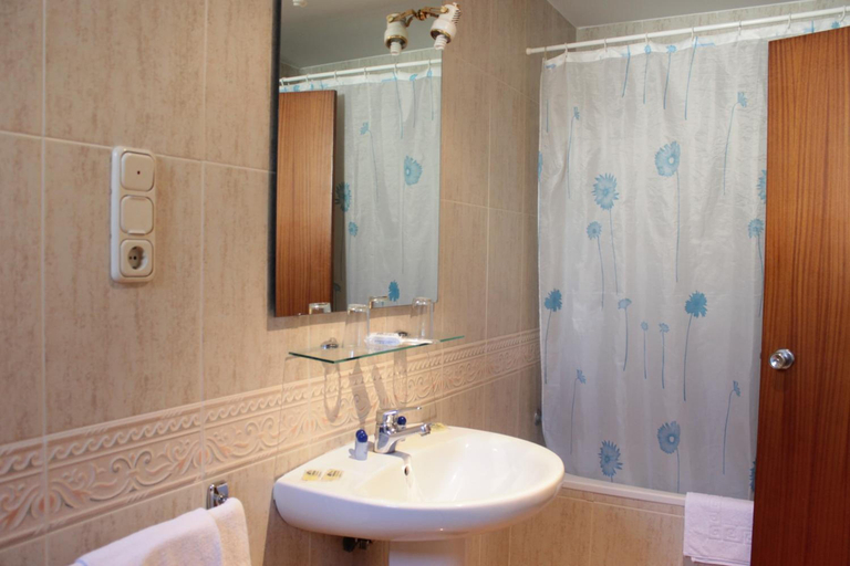 Bathroom, Hotel Vernisa Xativa, Valencia