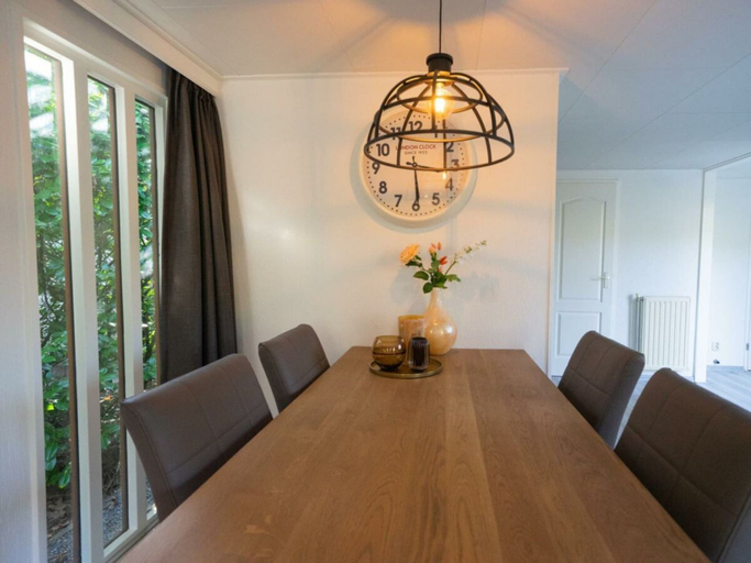 Dining 4, Holiday Home in Lochem With Terrace, Lochem