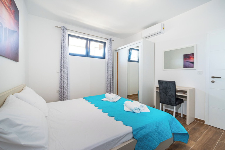 Bedroom 3, Deluxe Villa Laura 0a, Novalja