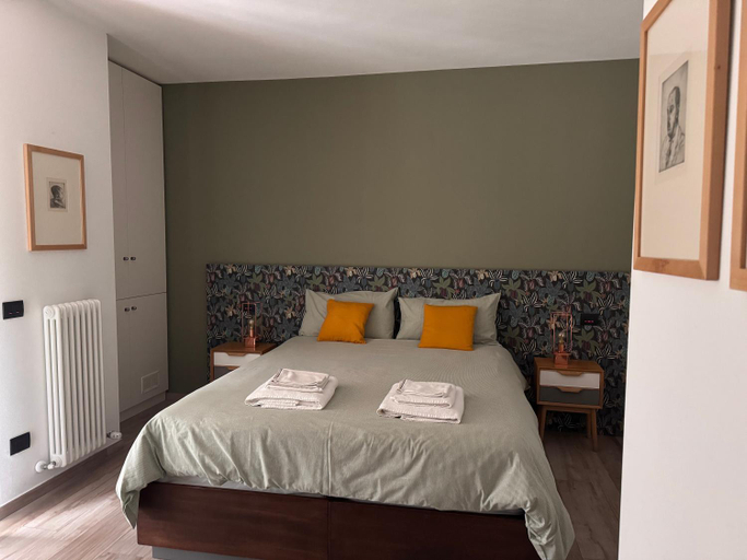 Bedroom, Calma di vento, Genova