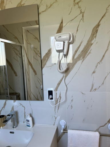 Bathroom 3, Brass apartment, Napoli