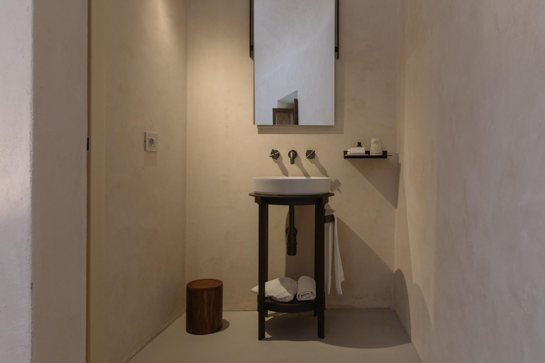 Bathroom 3, Castel Di Luco, Ascoli Piceno