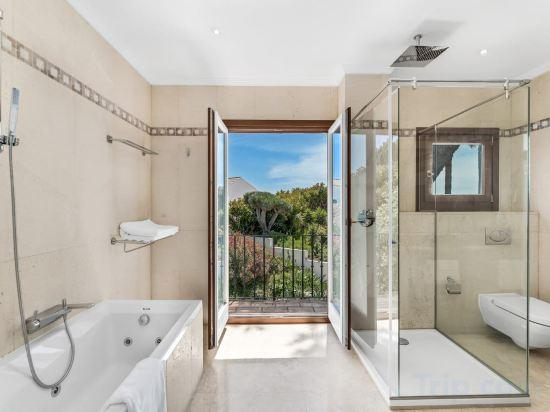3, All About Puente Romano Penthouse Suite, Málaga