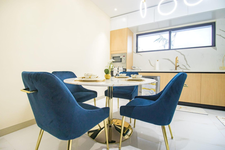 Room 5, Aurelia- 1BR Luxury Beachfront Condo