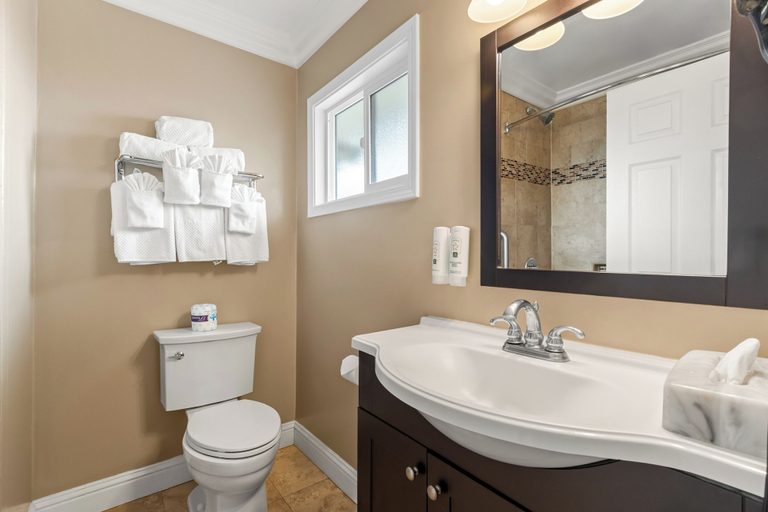 Bathroom 3, Quality Inn & Suites Santa Maria, Santa Barbara