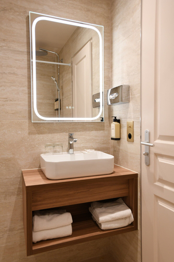 Bathroom 4, Rotonde Hotel, Bouches-du-Rhône