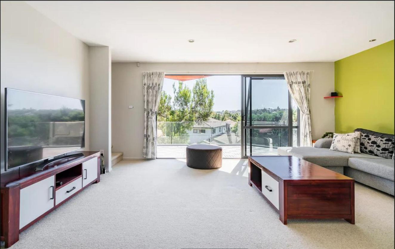 Others 5, Private room in a lovely house, Waitakere