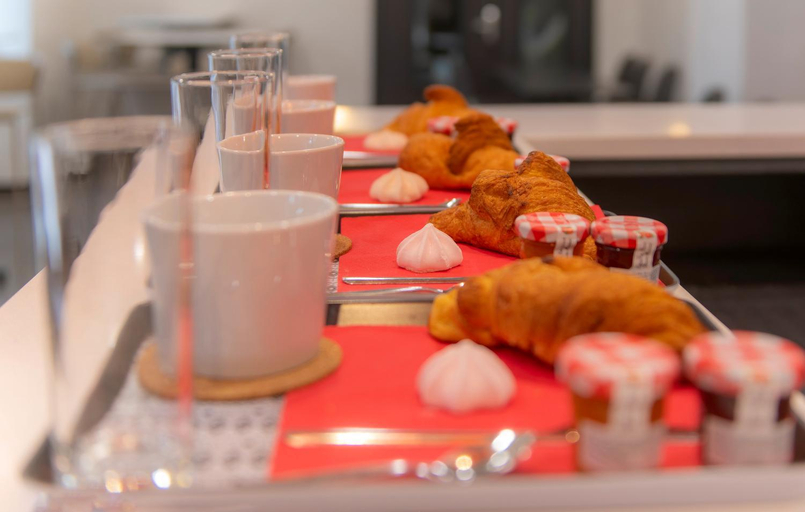 Food & Drinks