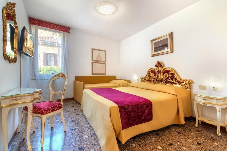 Bedroom 4, Casa Boccassini, Venezia