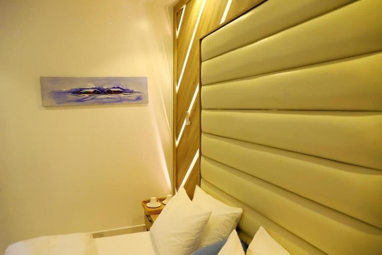 Room 3, Mind Your Business Villa, Karu