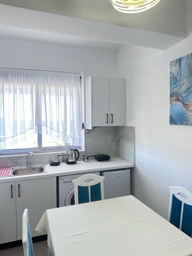 Others 3, Philip Sea View Apartments, Sarandës